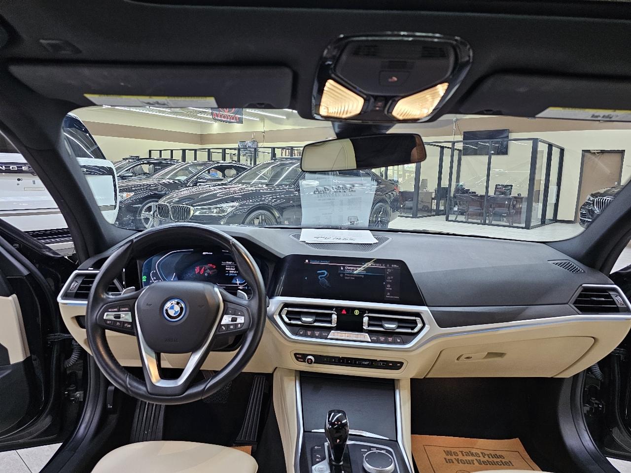 BMW 3-Series 330e 2022