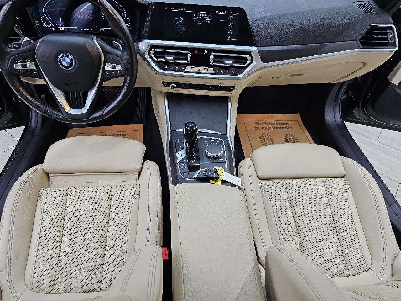 BMW 3-Series 330e 2022