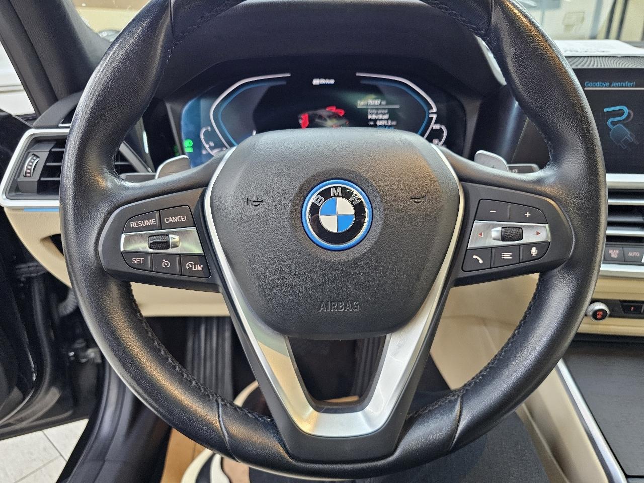 BMW 3-Series 330e 2022