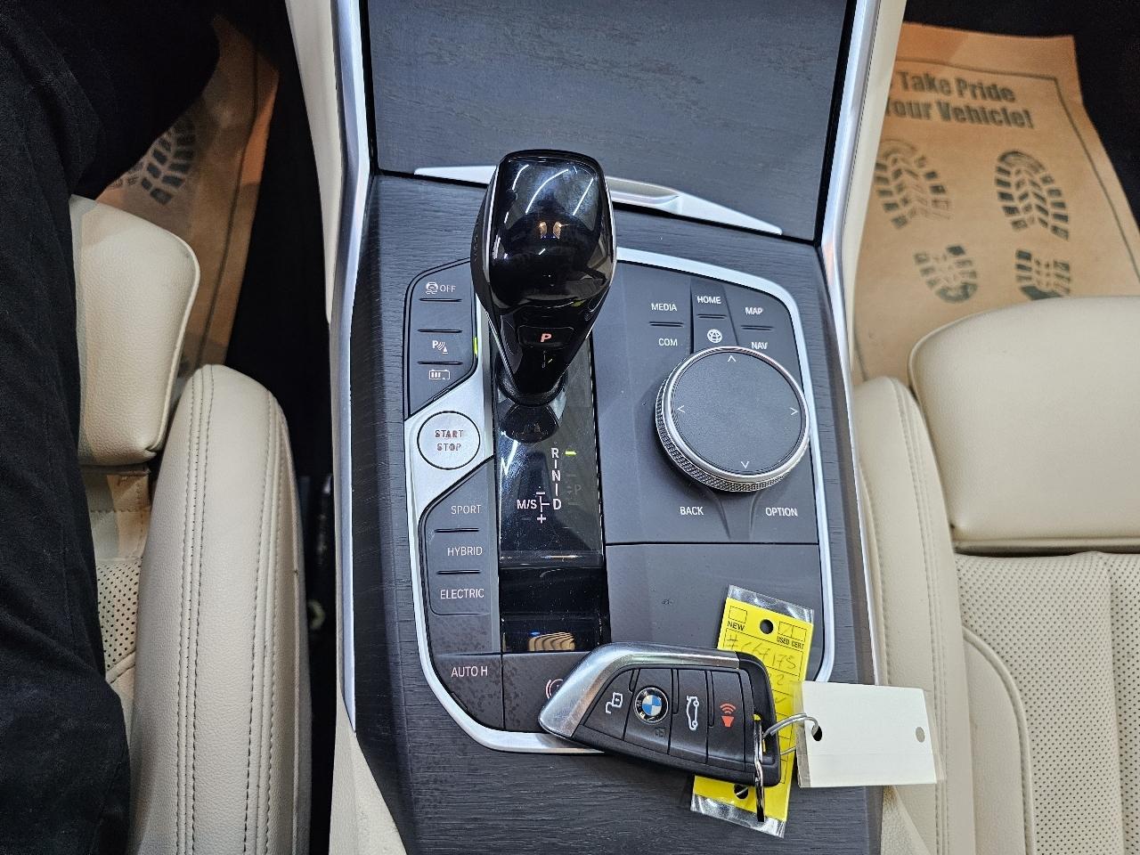 BMW 3-Series 330e 2022