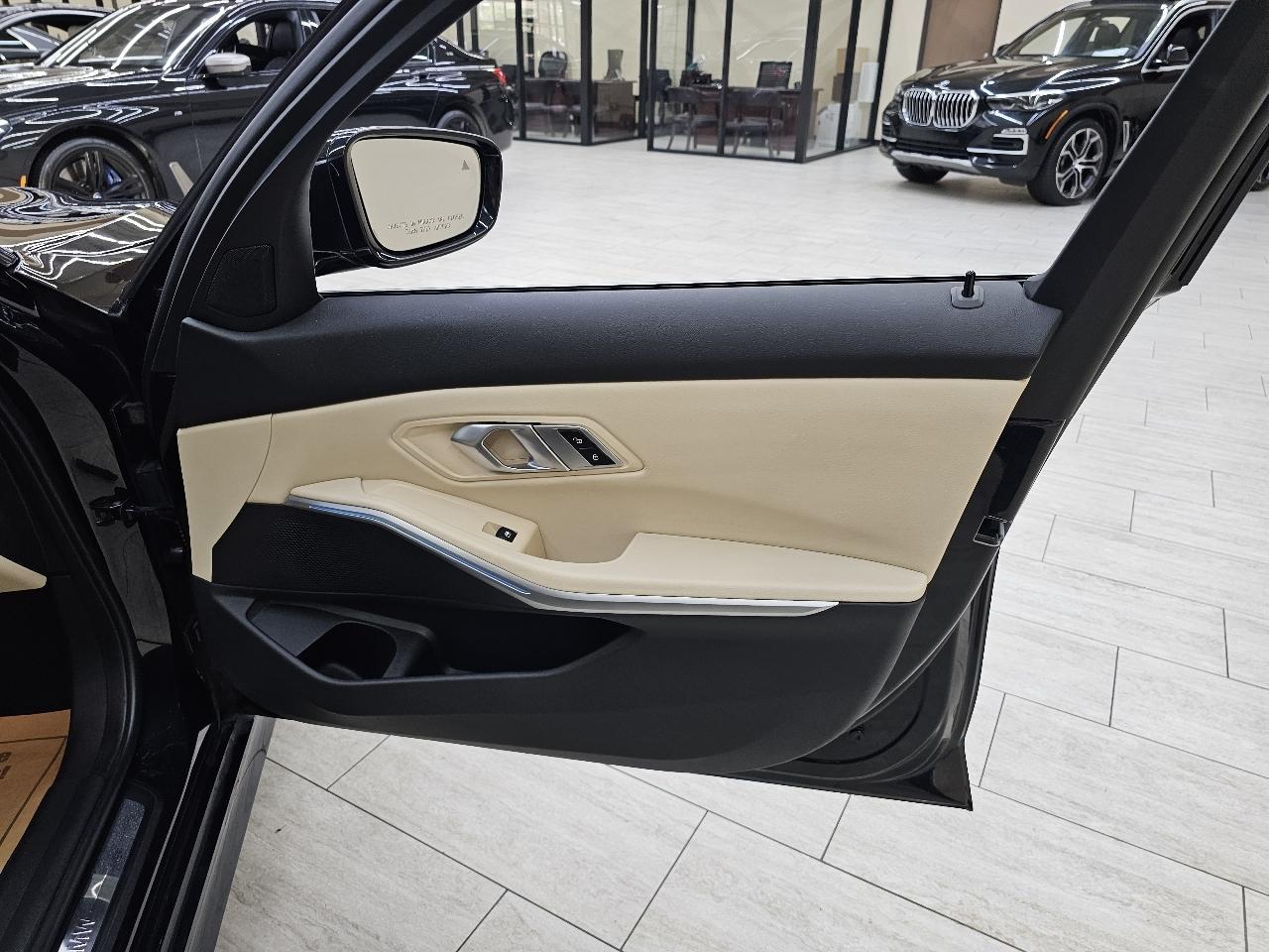 BMW 3-Series 330e 2022