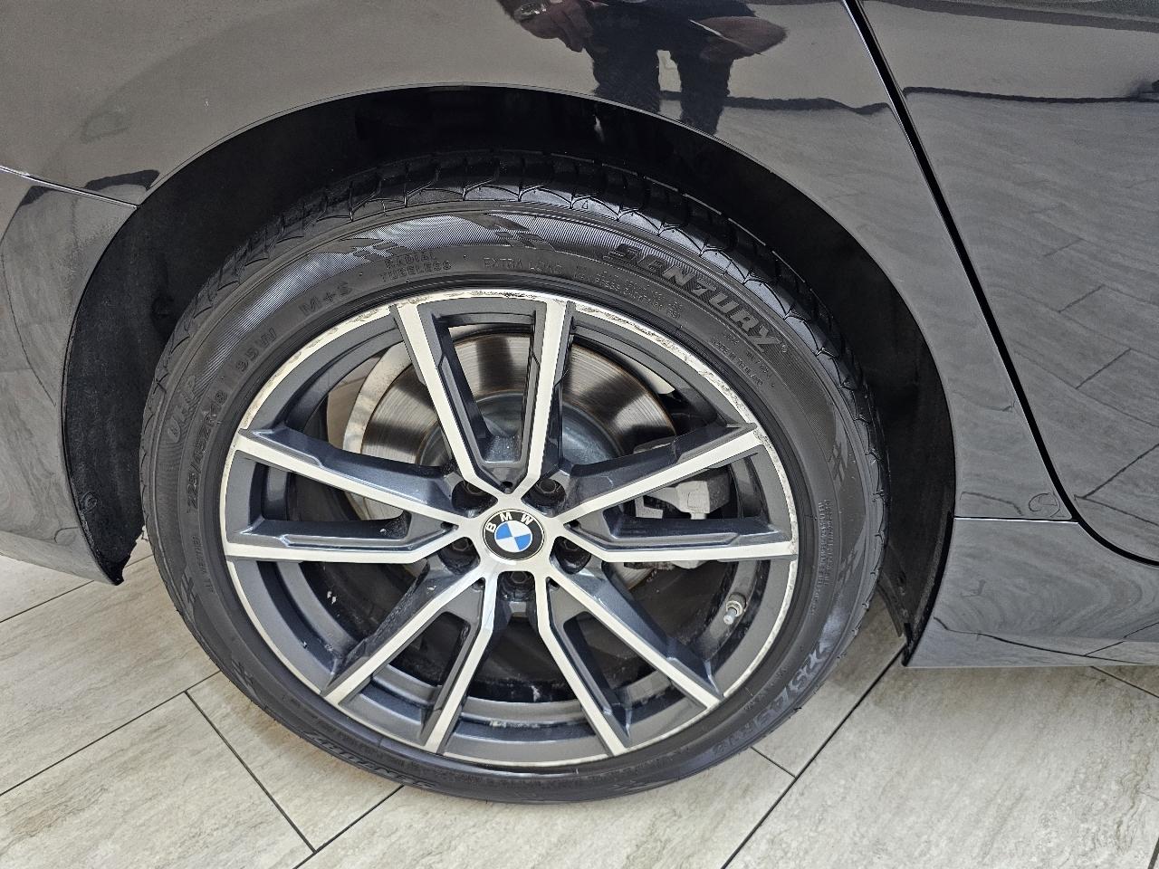 BMW 3-Series 330e 2022