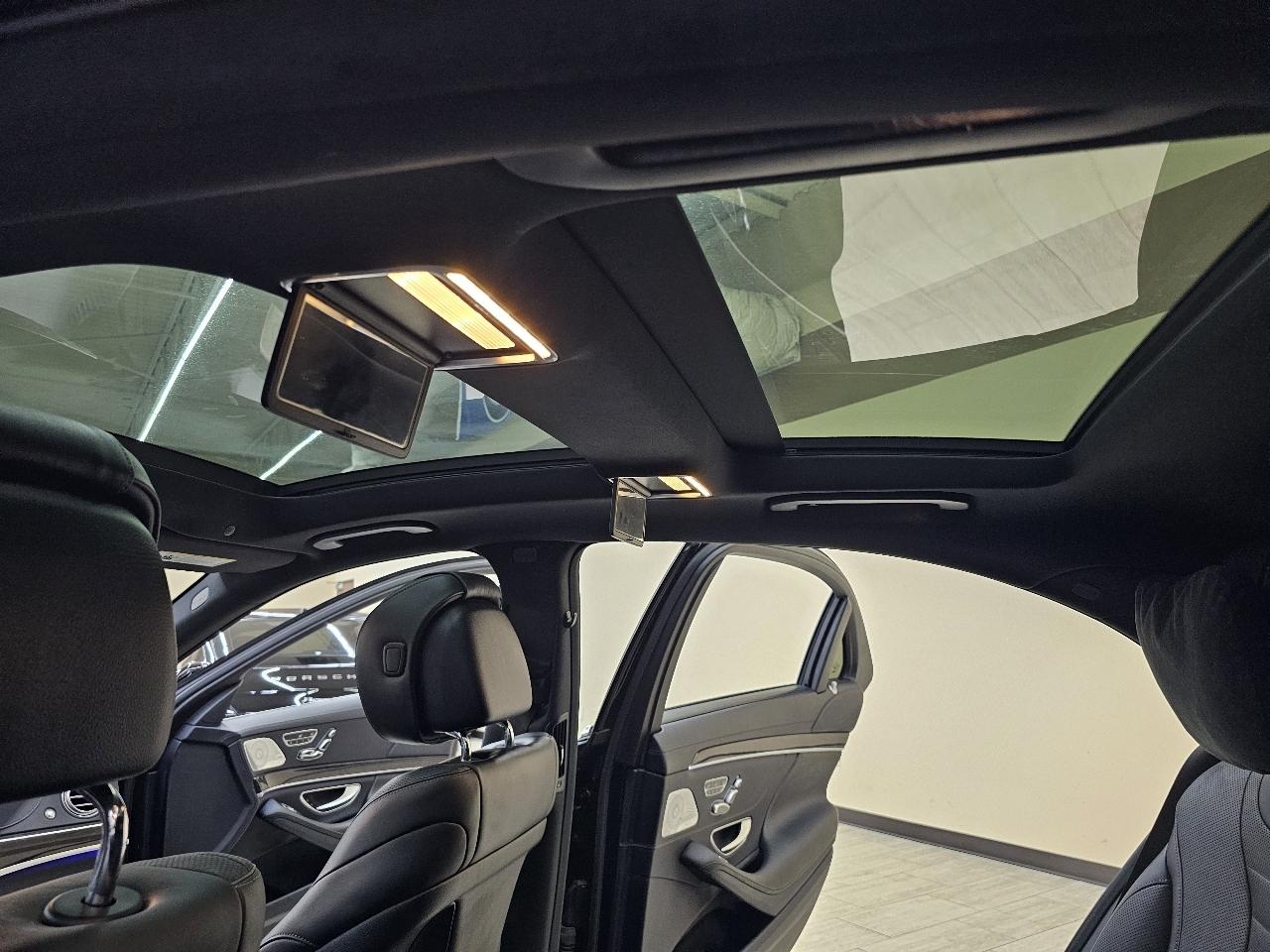 Mercedes-Benz S-Class S560 2020