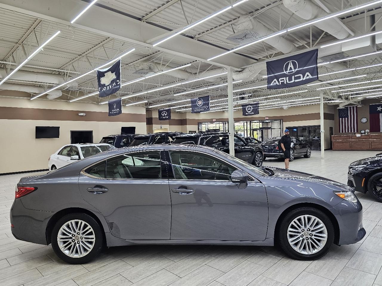Lexus ES 350 Sedan 2015