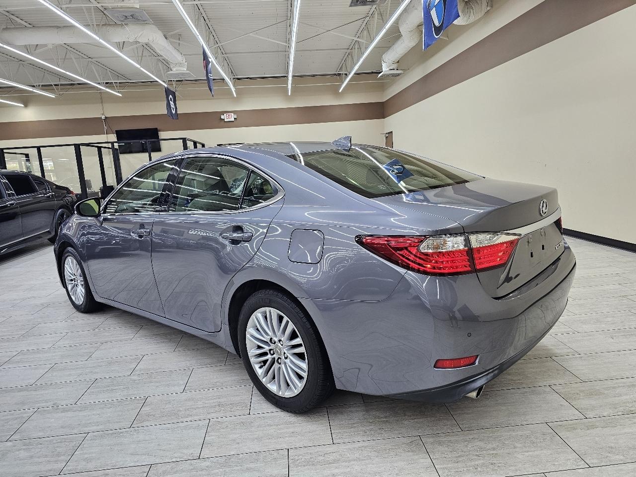 Lexus ES 350 Sedan 2015