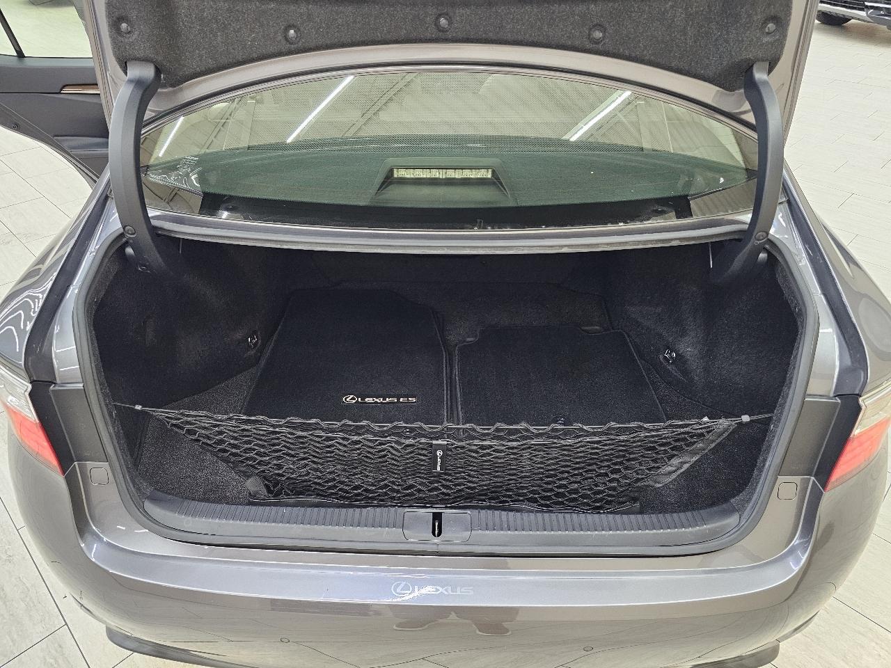 Lexus ES 350 Sedan 2015