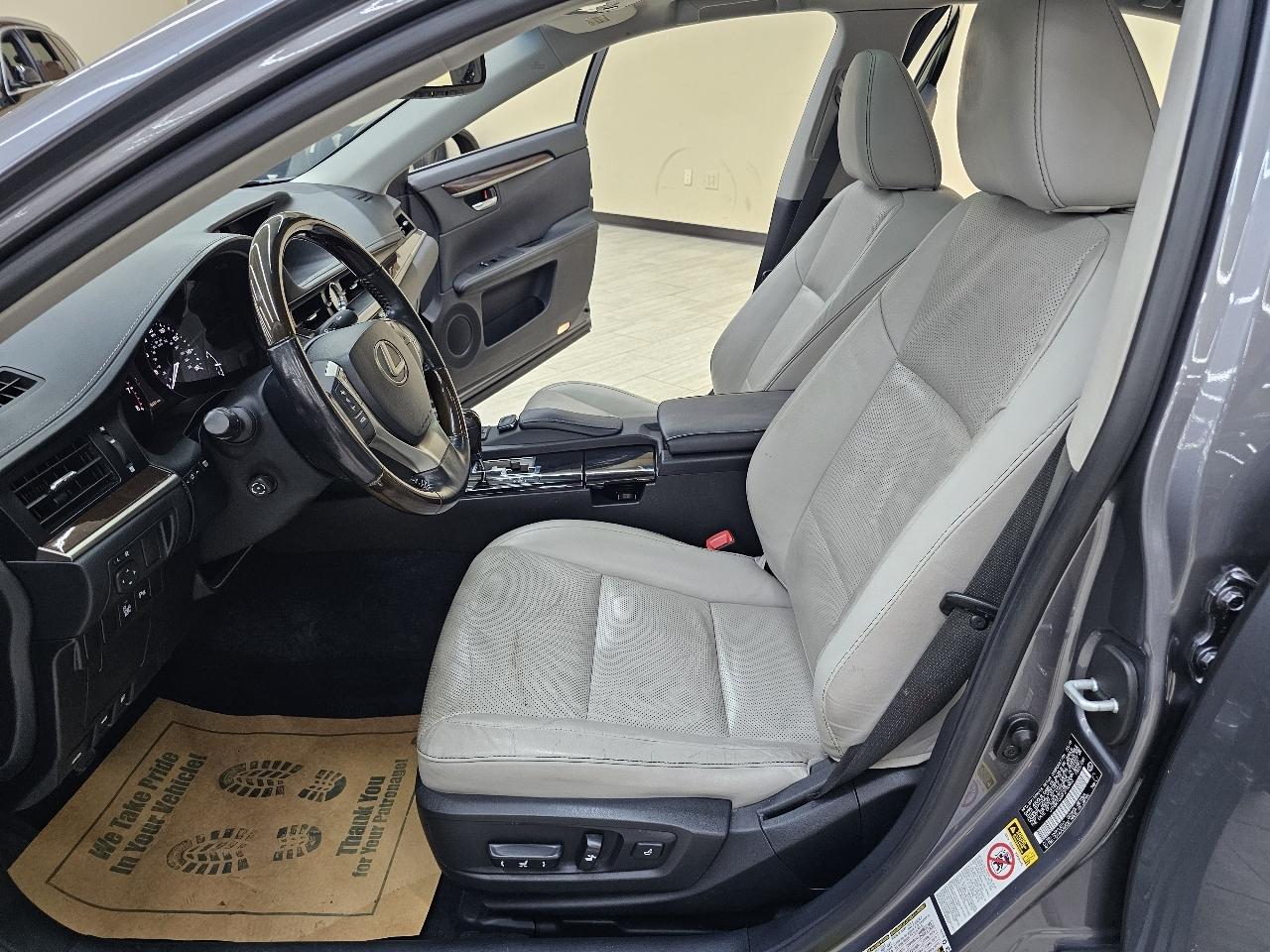 Lexus ES 350 Sedan 2015