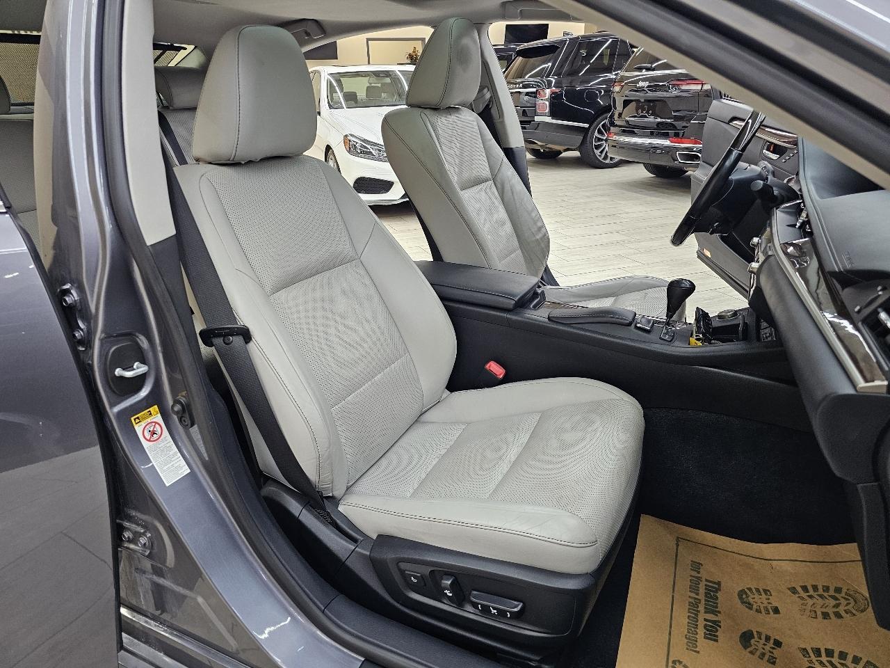 Lexus ES 350 Sedan 2015