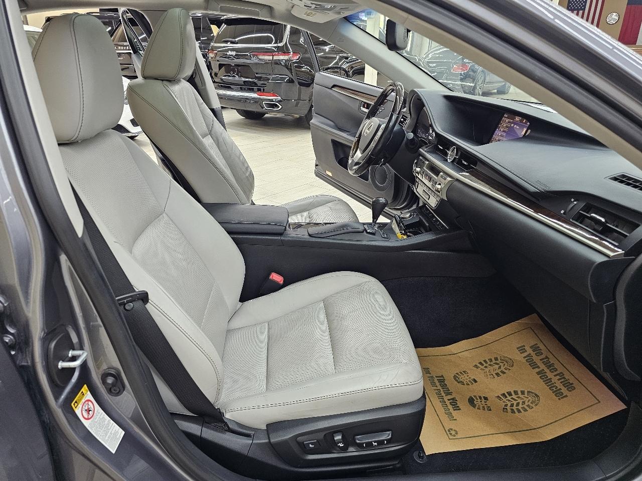 Lexus ES 350 Sedan 2015