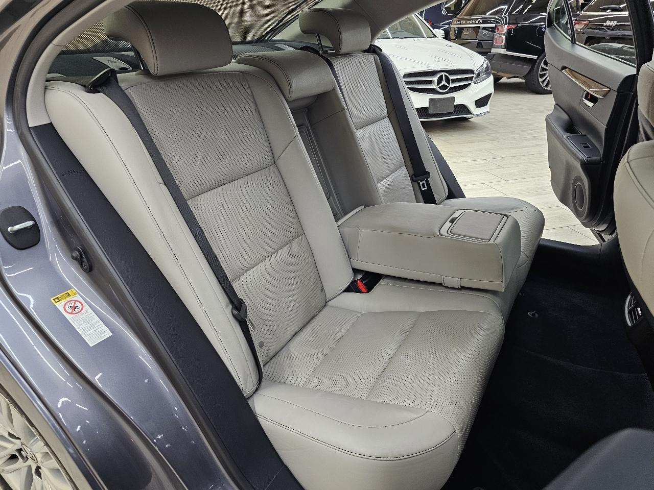 Lexus ES 350 Sedan 2015