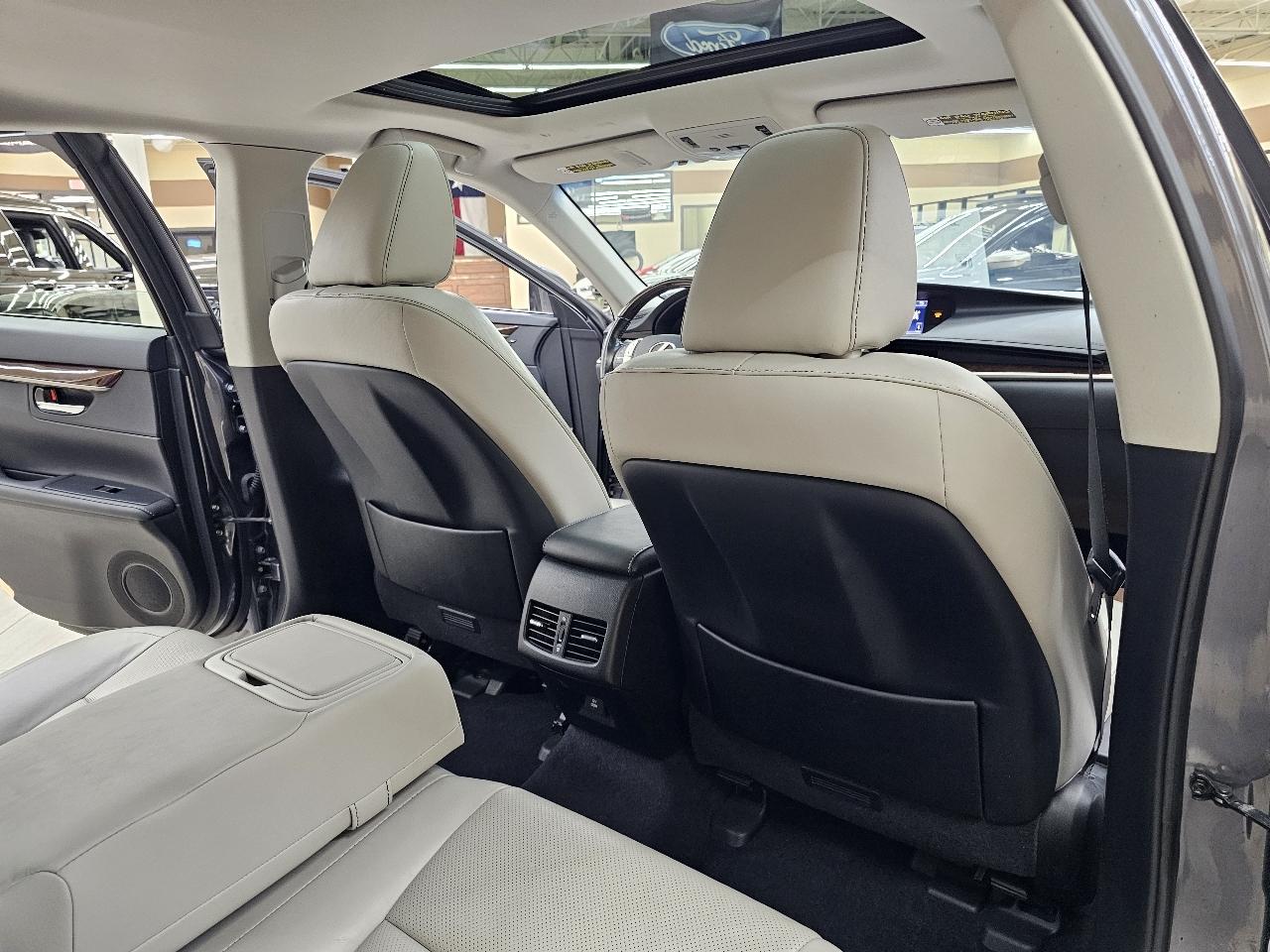 Lexus ES 350 Sedan 2015