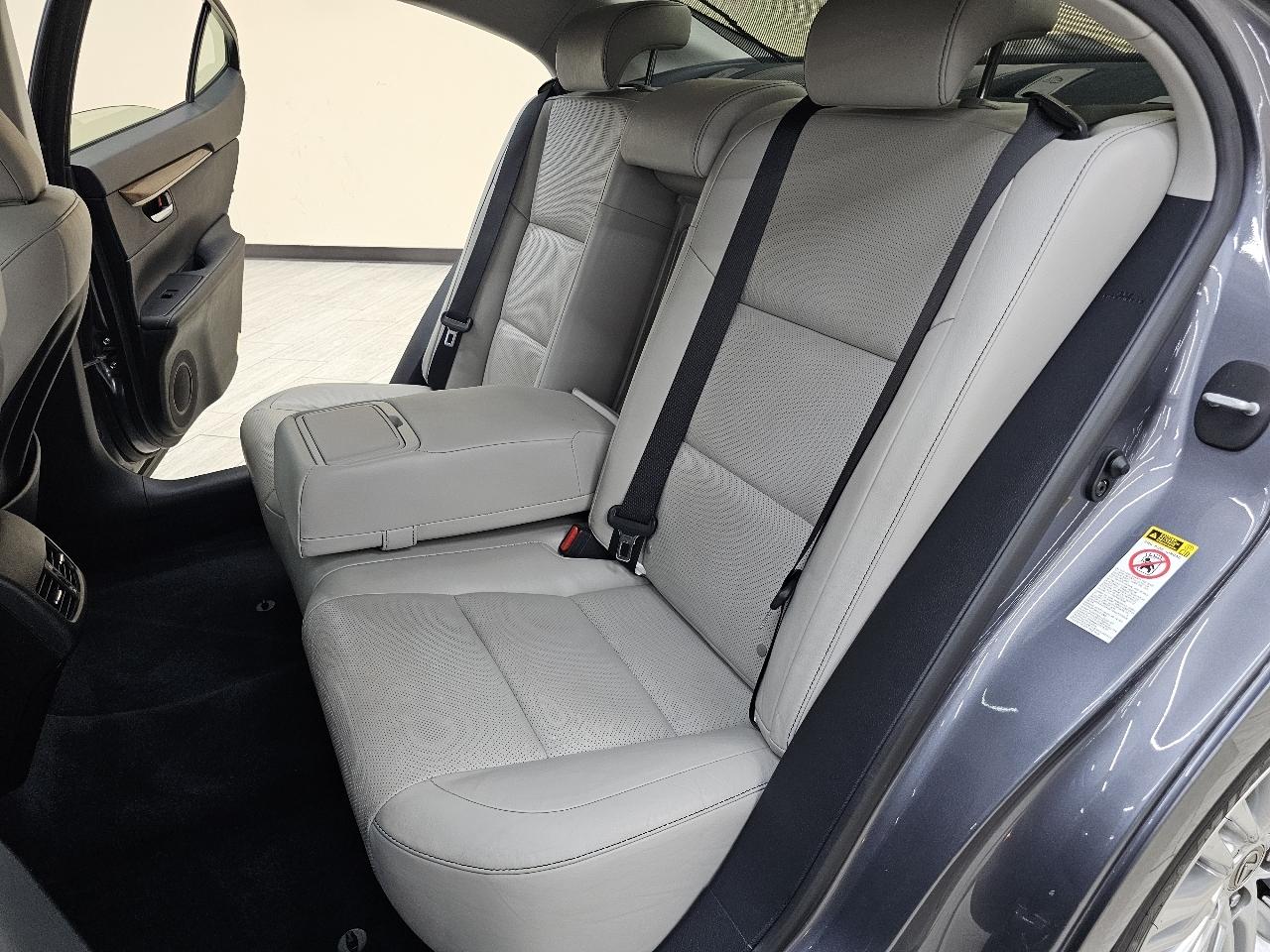 Lexus ES 350 Sedan 2015