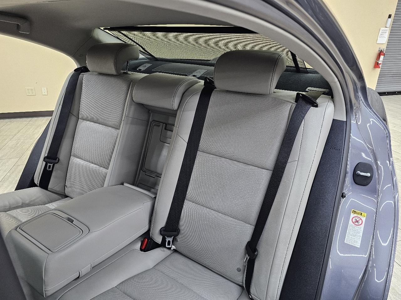 Lexus ES 350 Sedan 2015