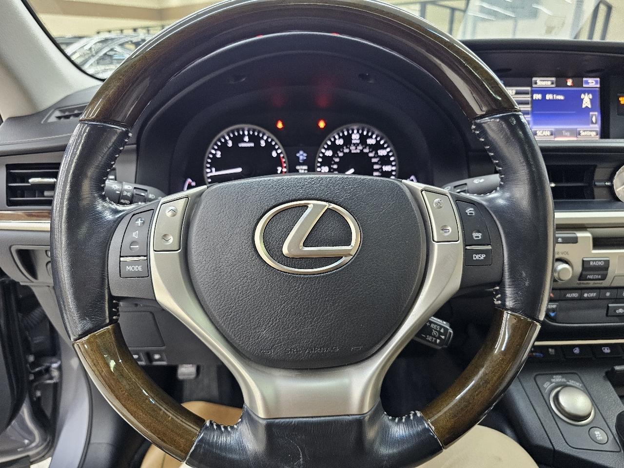 Lexus ES 350 Sedan 2015