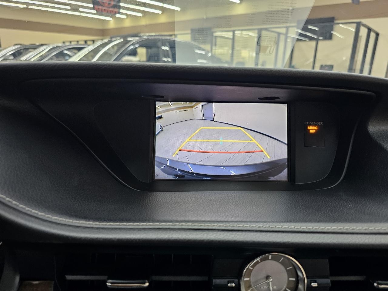 Lexus ES 350 Sedan 2015