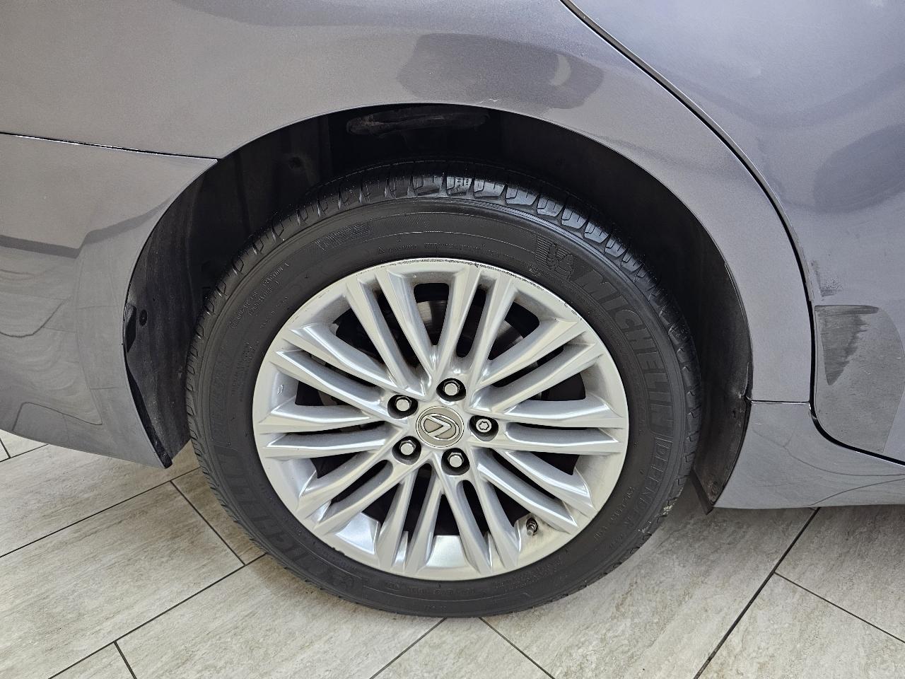 Lexus ES 350 Sedan 2015