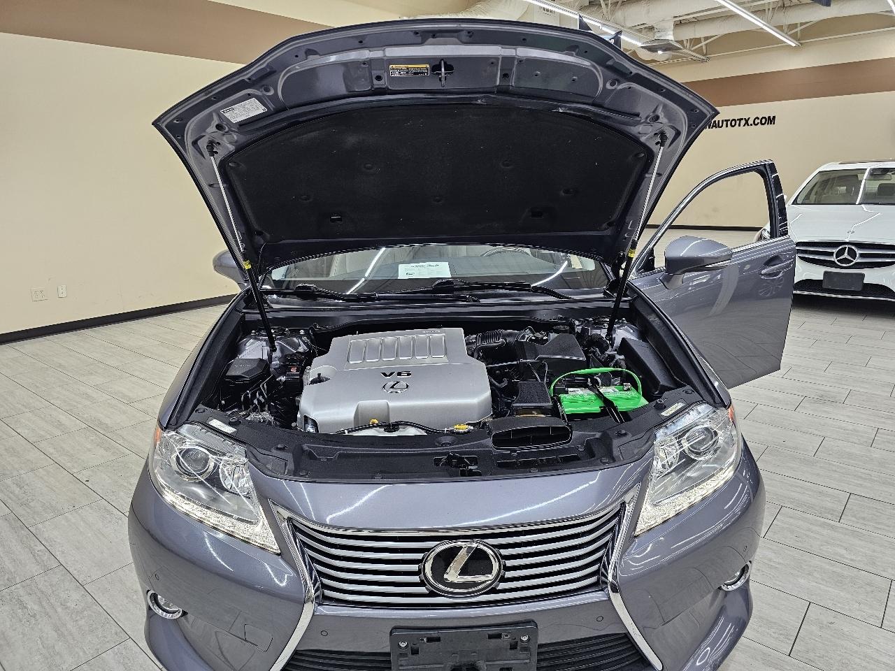 Lexus ES 350 Sedan 2015