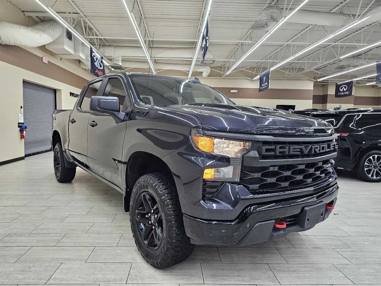 Chevrolet Silverado 1500 Trail Boss Custom Crew Cab 4WD 2022