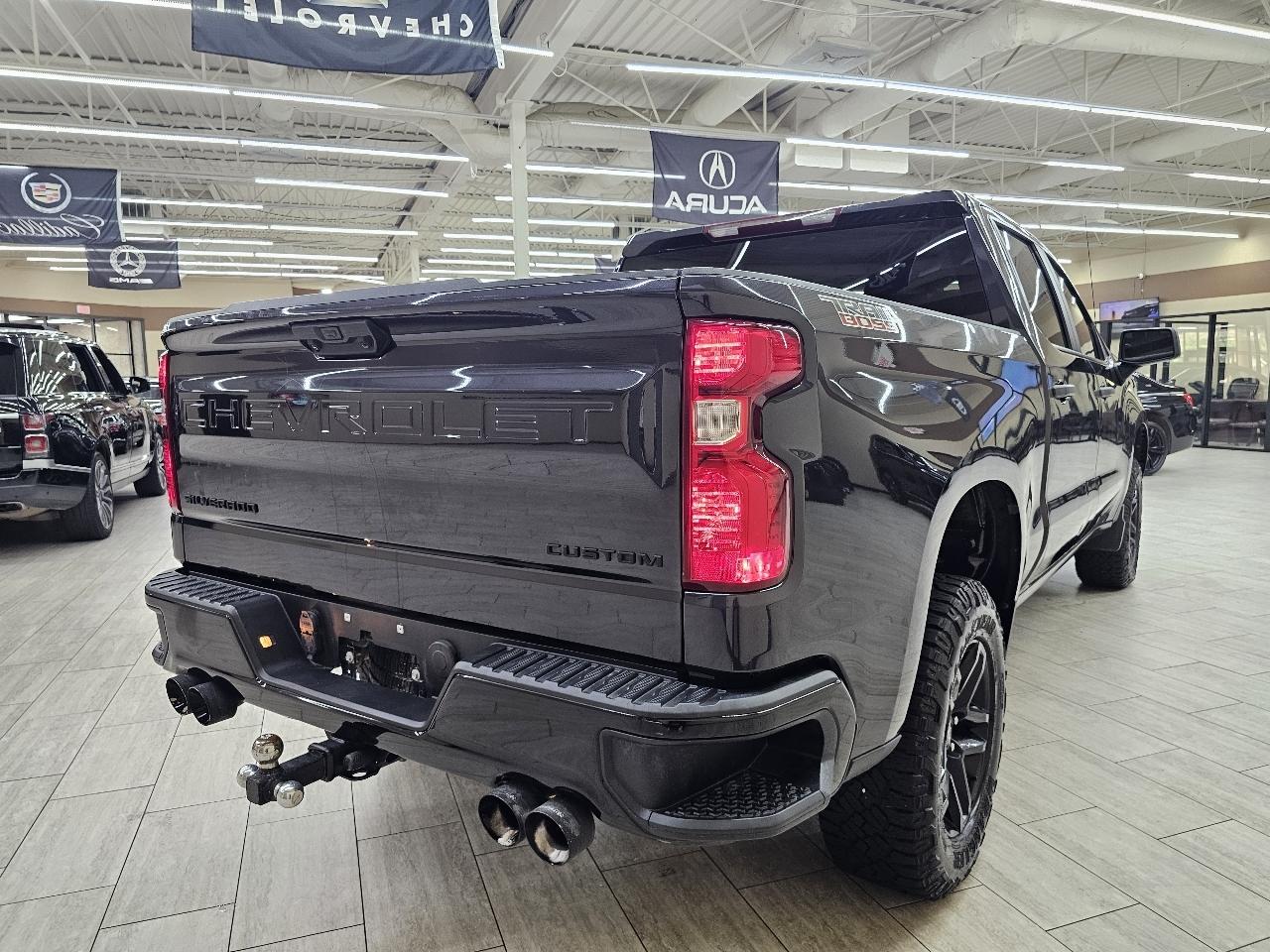 Chevrolet Silverado 1500 Trail Boss Custom Crew Cab 4WD 2022