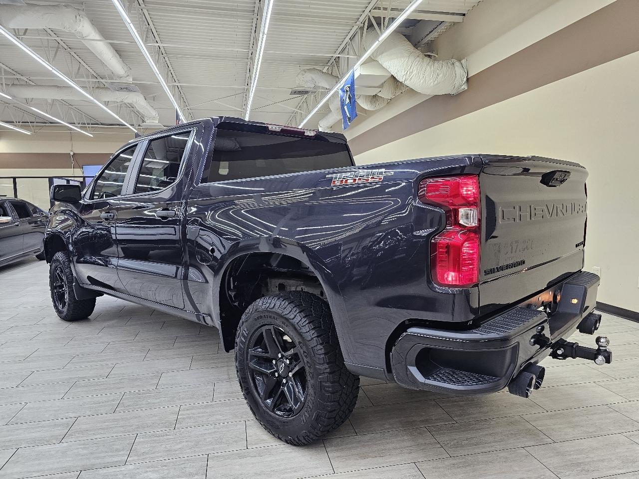 Chevrolet Silverado 1500 Trail Boss Custom Crew Cab 4WD 2022