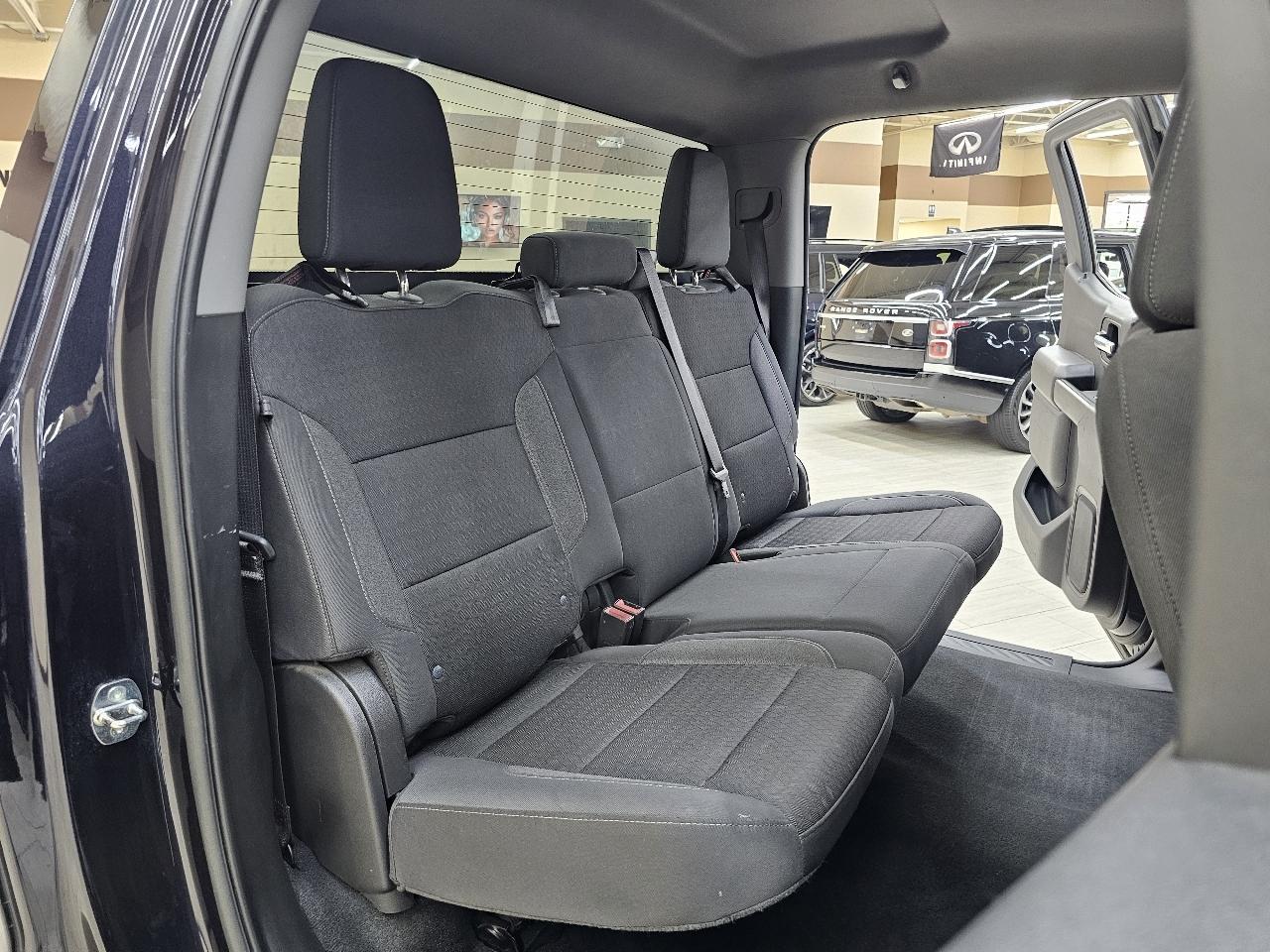 Chevrolet Silverado 1500 Trail Boss Custom Crew Cab 4WD 2022