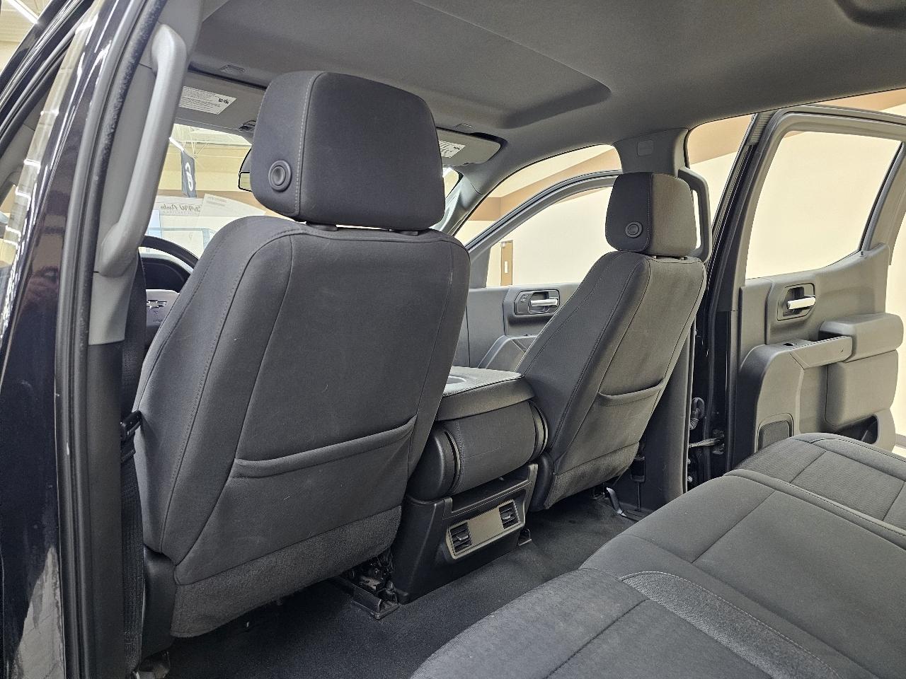 Chevrolet Silverado 1500 Trail Boss Custom Crew Cab 4WD 2022