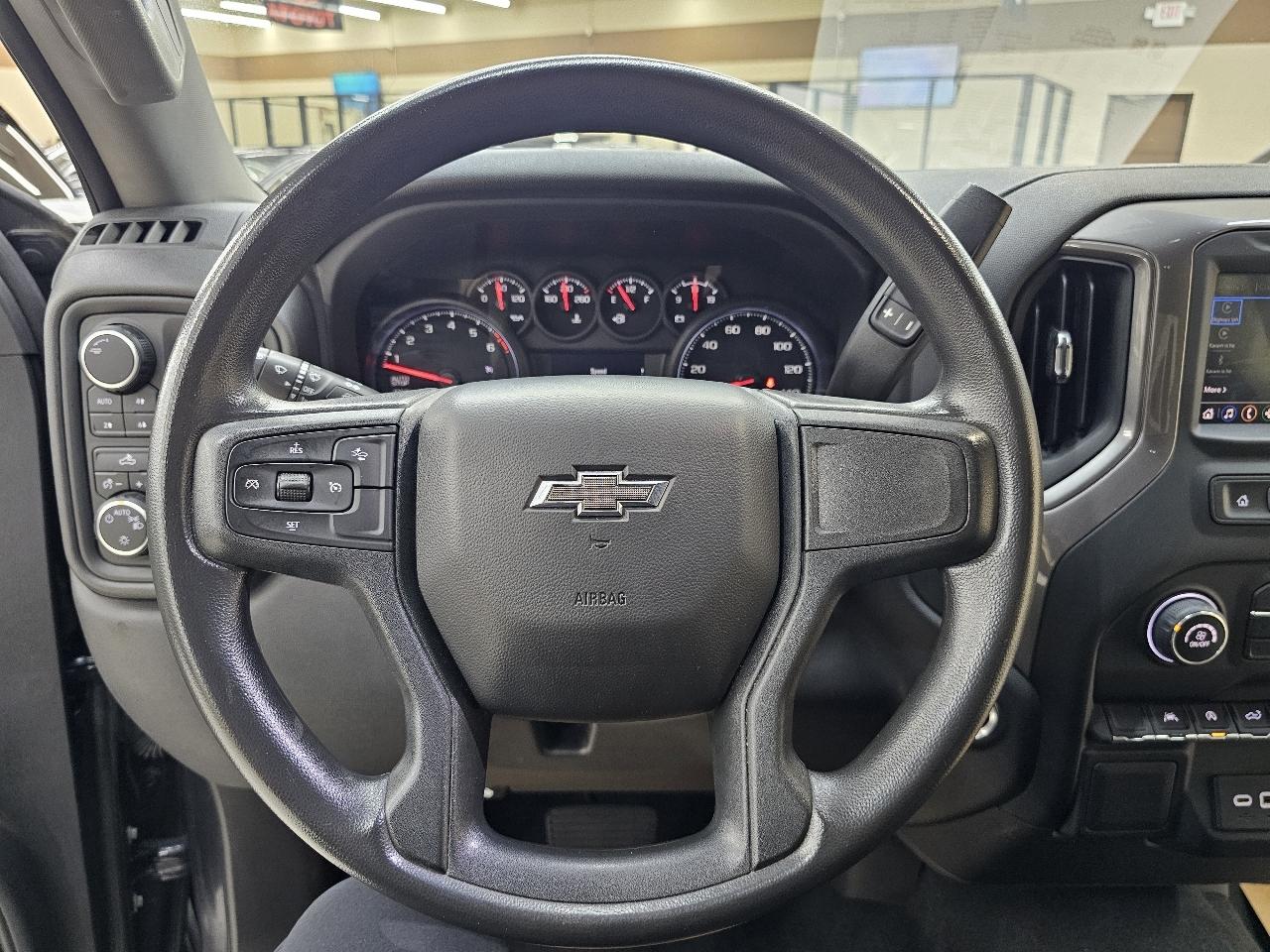 Chevrolet Silverado 1500 Trail Boss Custom Crew Cab 4WD 2022
