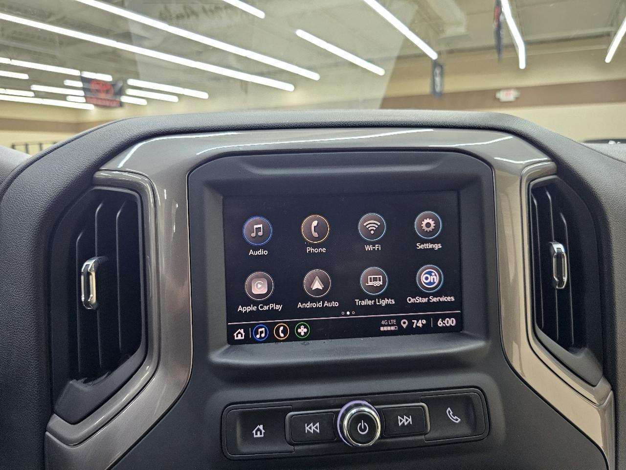 Chevrolet Silverado 1500 Trail Boss Custom Crew Cab 4WD 2022