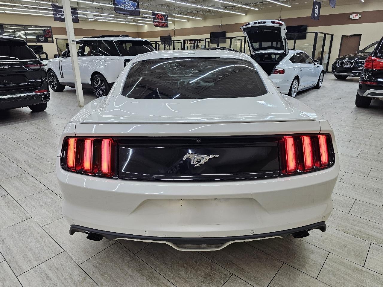 Ford Mustang EcoBoost Coupe 2017