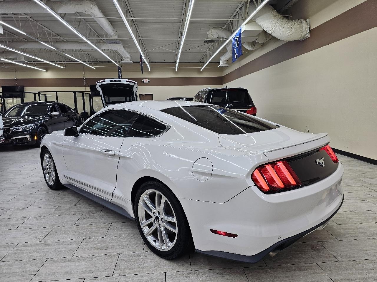 Ford Mustang EcoBoost Coupe 2017