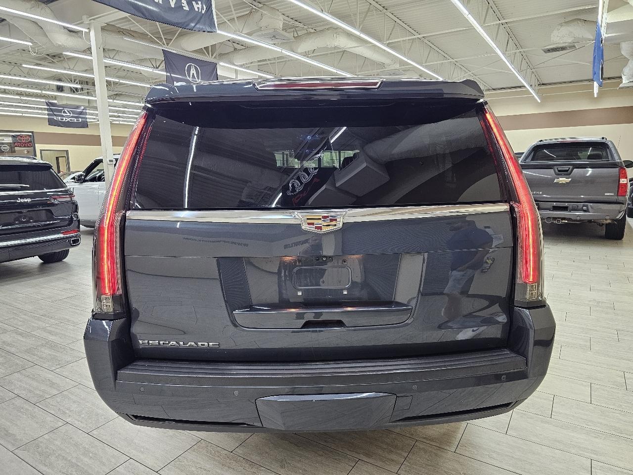 Cadillac Escalade ESV Luxury 4WD 2020