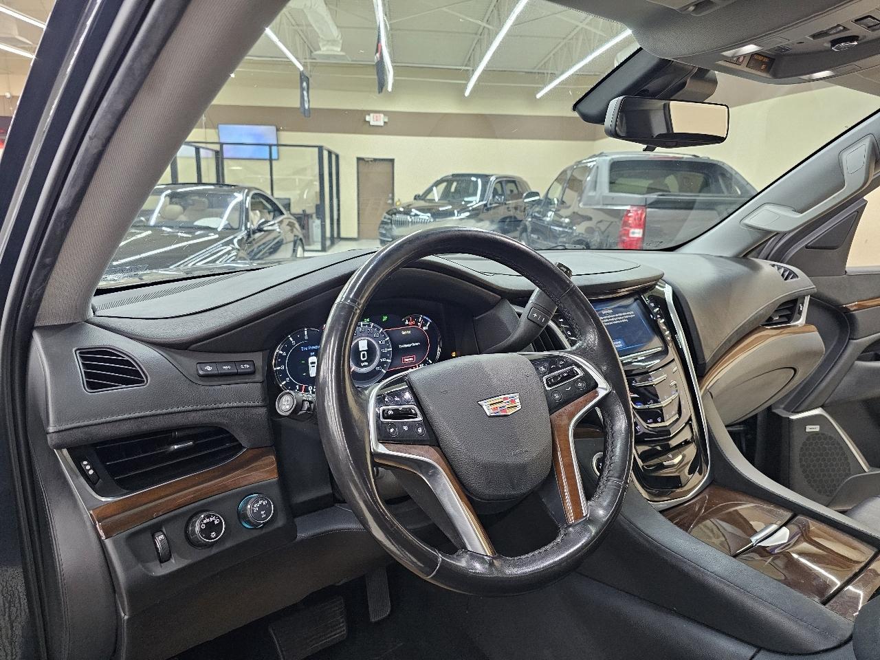 Cadillac Escalade ESV Luxury 4WD 2020