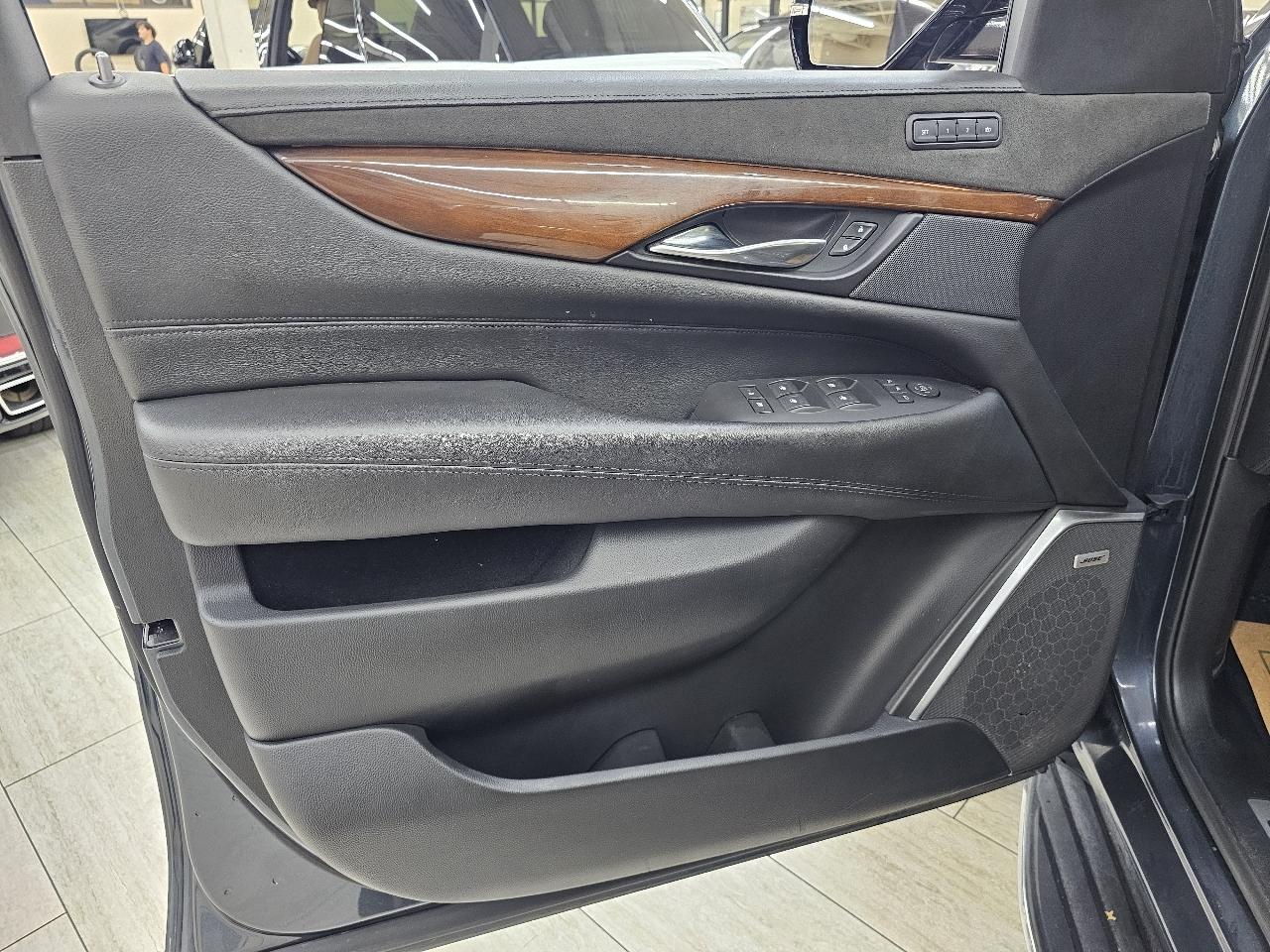 Cadillac Escalade ESV Luxury 4WD 2020