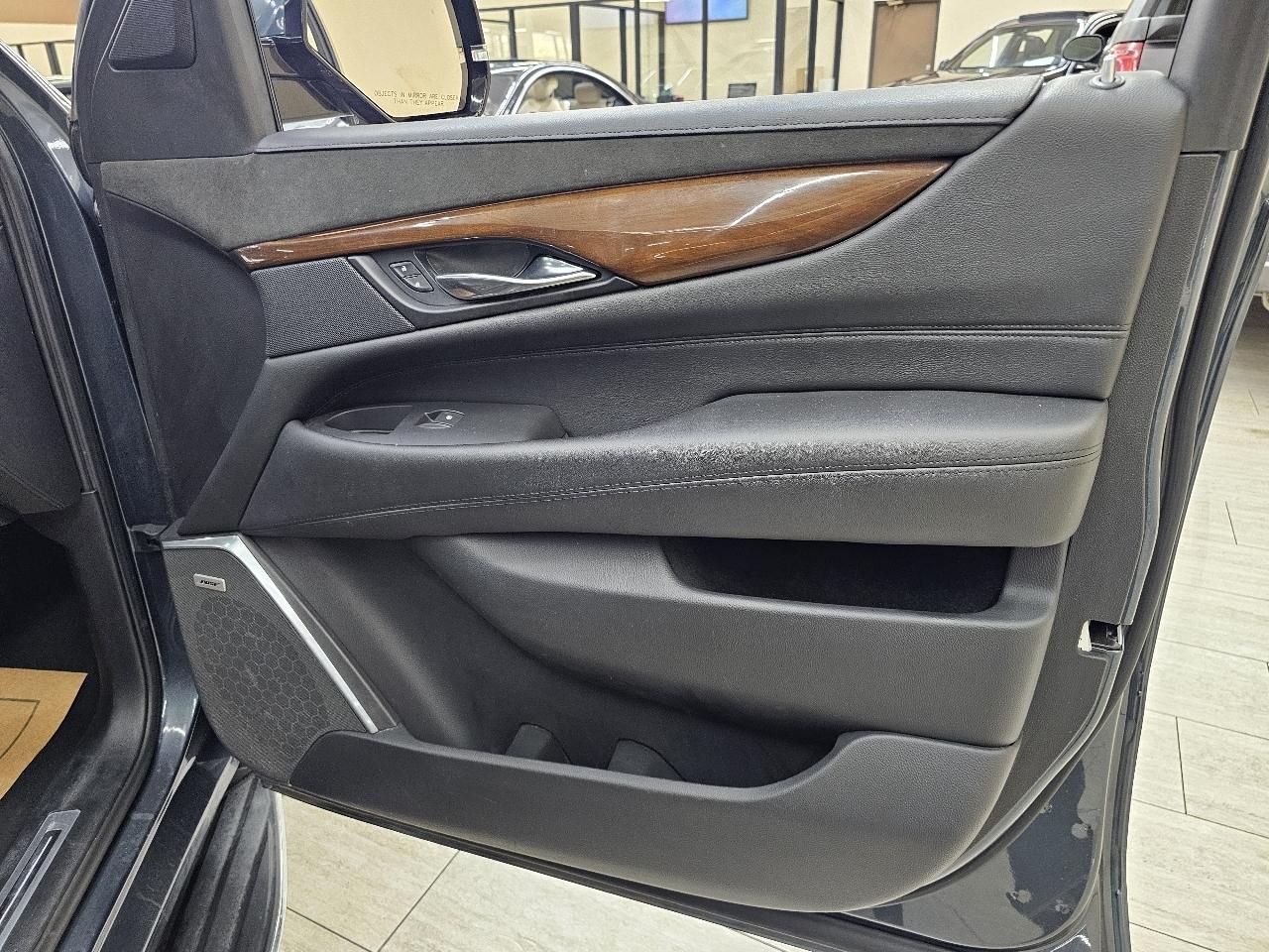 Cadillac Escalade ESV Luxury 4WD 2020