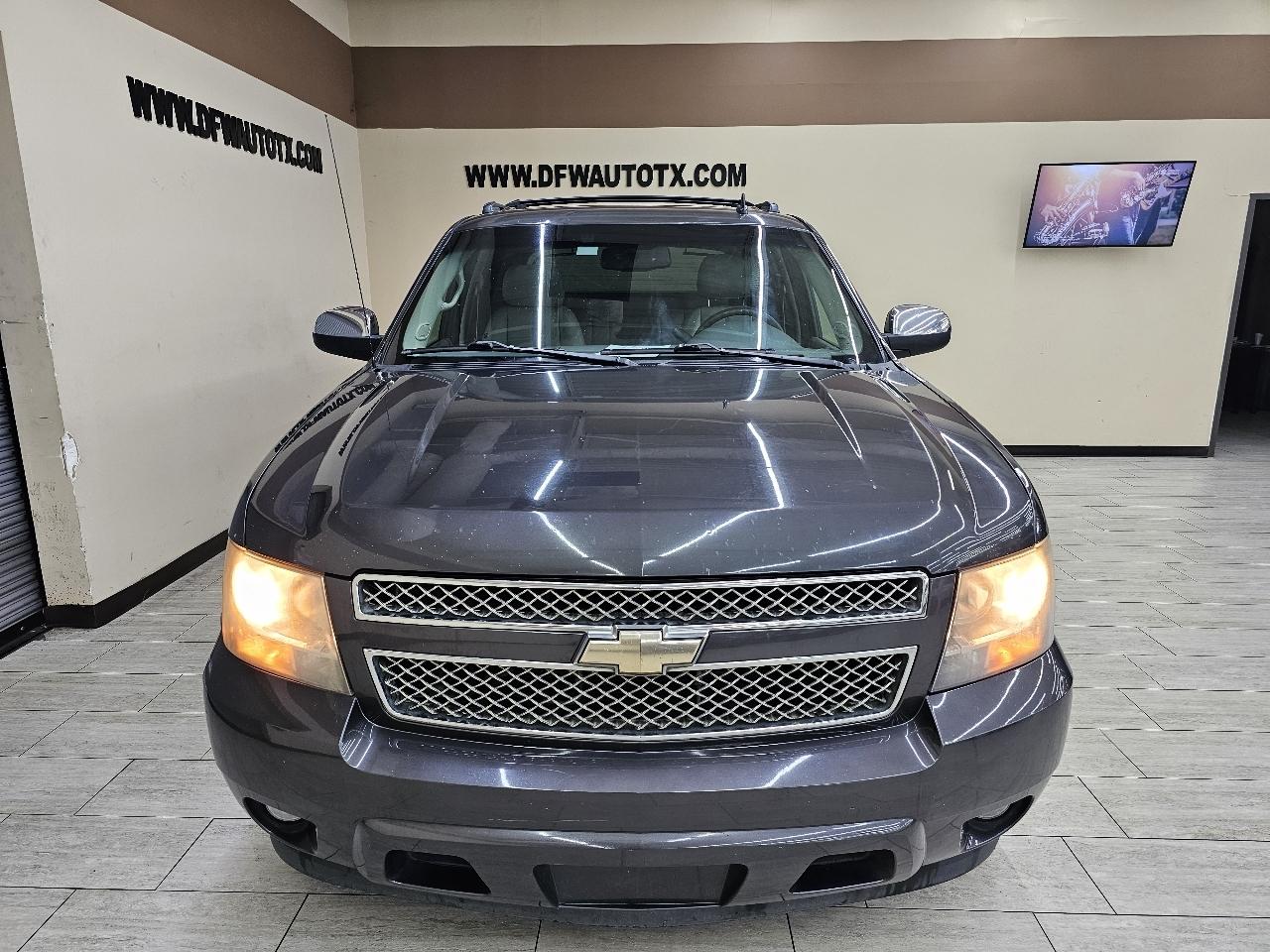 Chevrolet Avalanche LT 2WD 2011