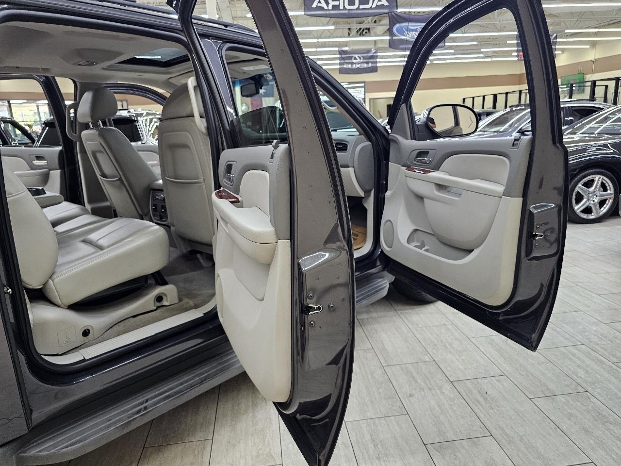 Chevrolet Avalanche LT 2WD 2011