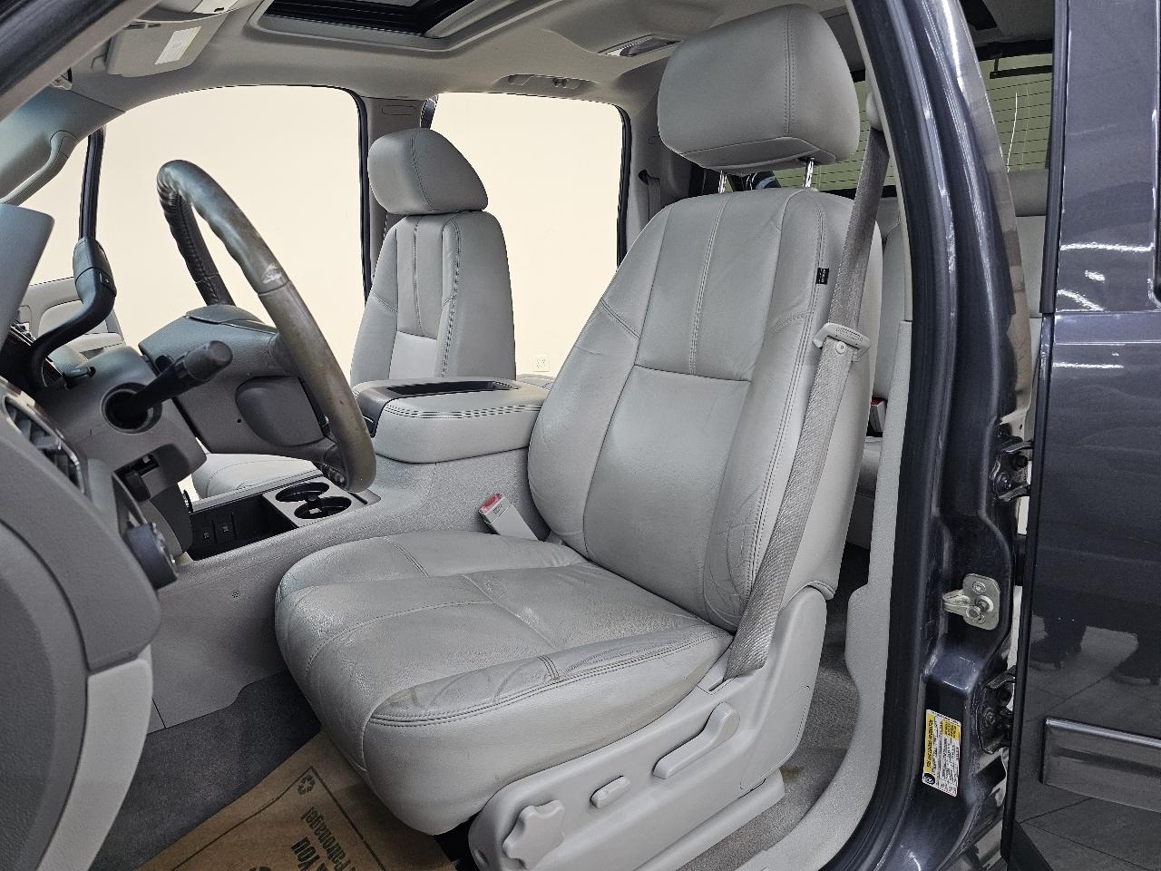 Chevrolet Avalanche LT 2WD 2011