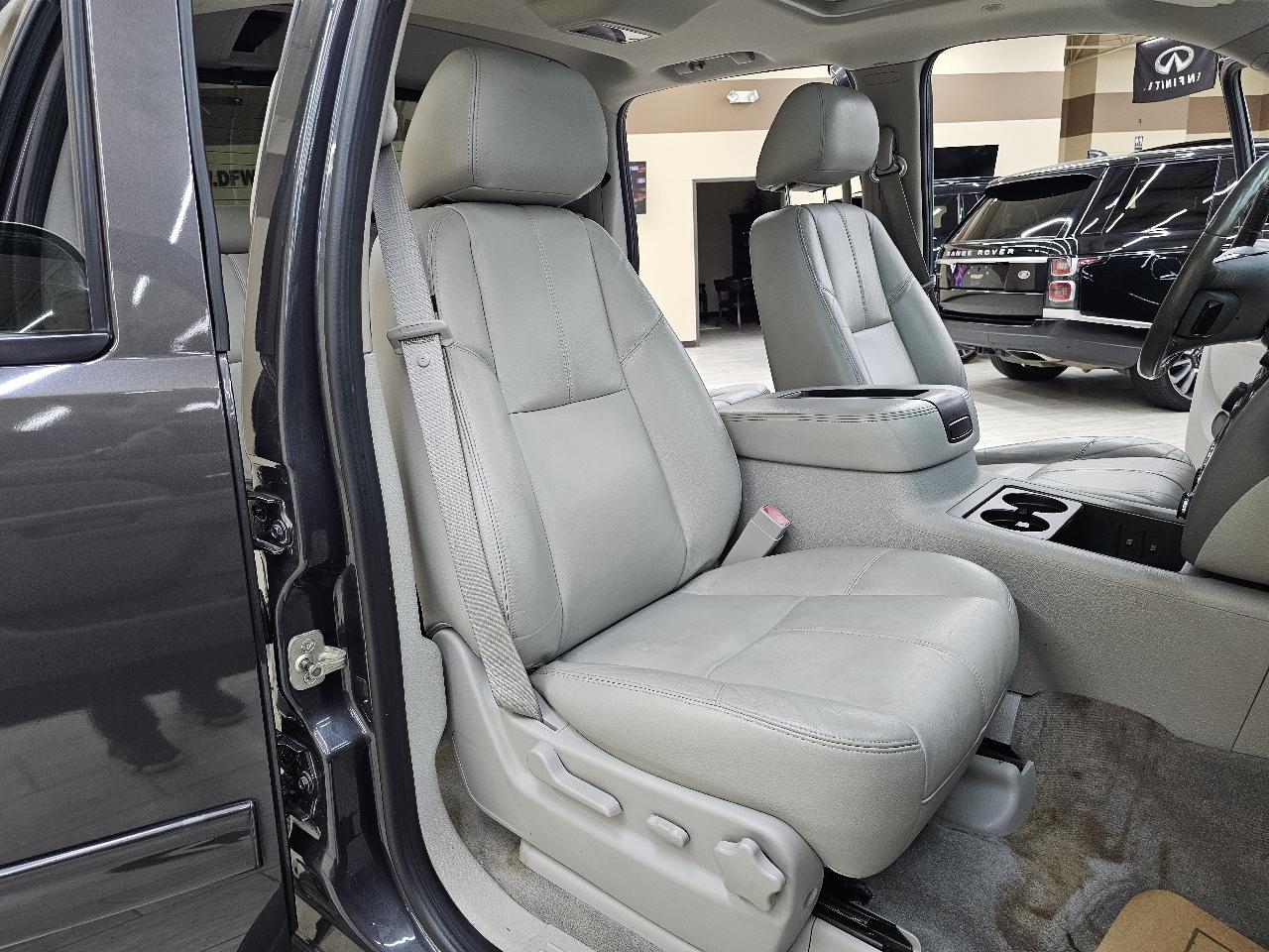 Chevrolet Avalanche LT 2WD 2011