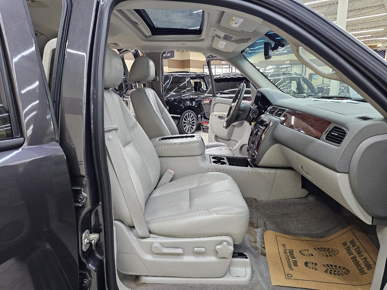Chevrolet Avalanche LT 2WD 2011