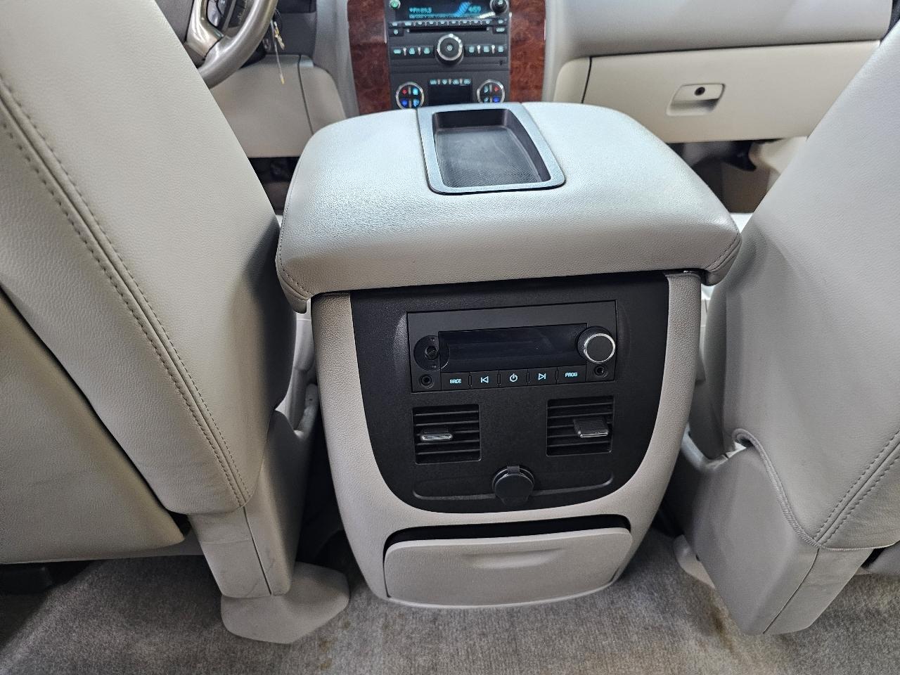 Chevrolet Avalanche LT 2WD 2011