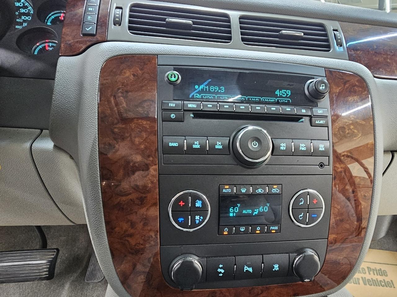 Chevrolet Avalanche LT 2WD 2011
