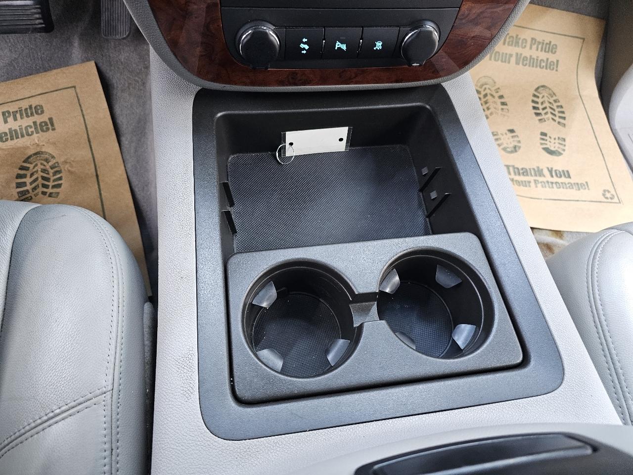 Chevrolet Avalanche LT 2WD 2011