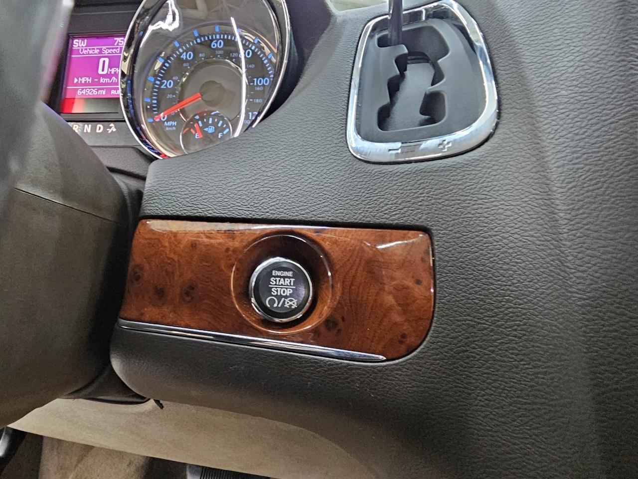 Chrysler Town & Country Limited 2013