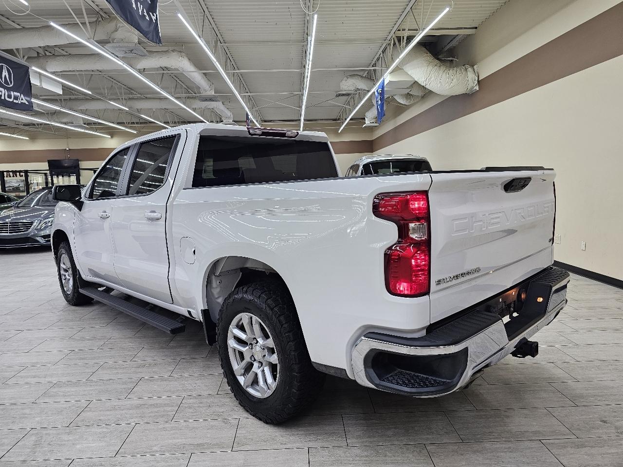 Chevrolet Silverado 1500 LT Crew Cab 4WD 2023