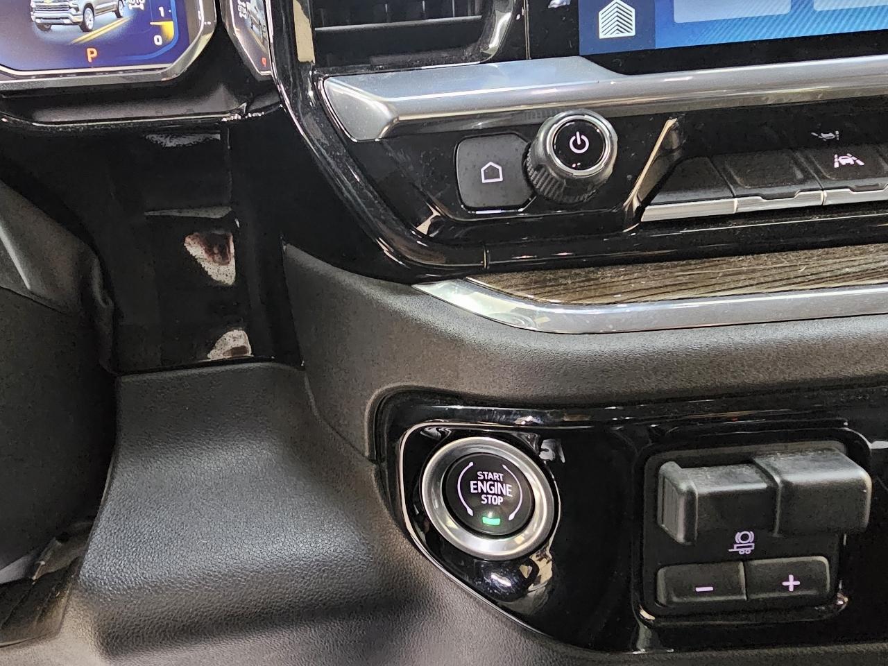 Chevrolet Silverado 1500 LT Crew Cab 4WD 2023