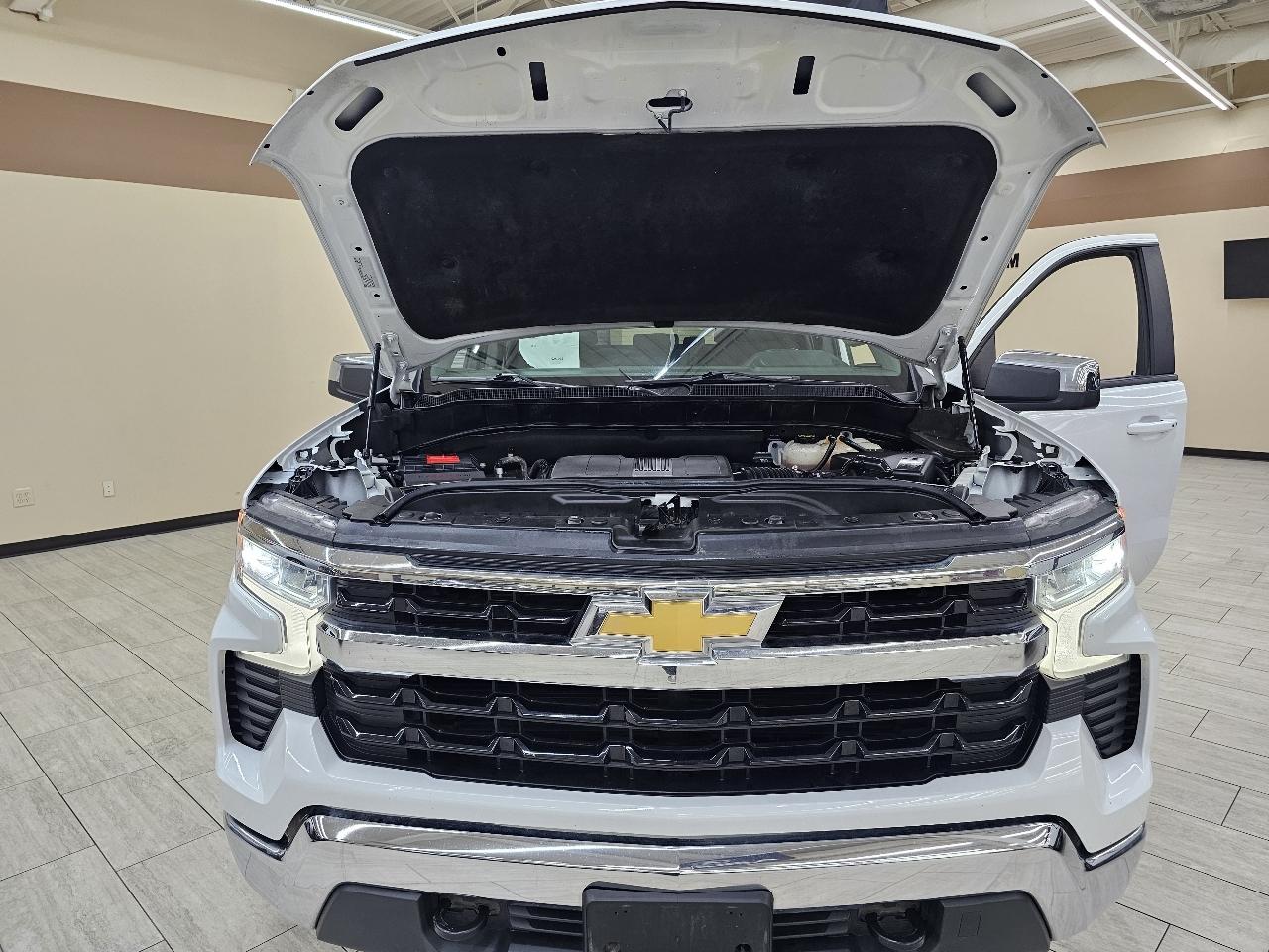 Chevrolet Silverado 1500 LT Crew Cab 4WD 2023