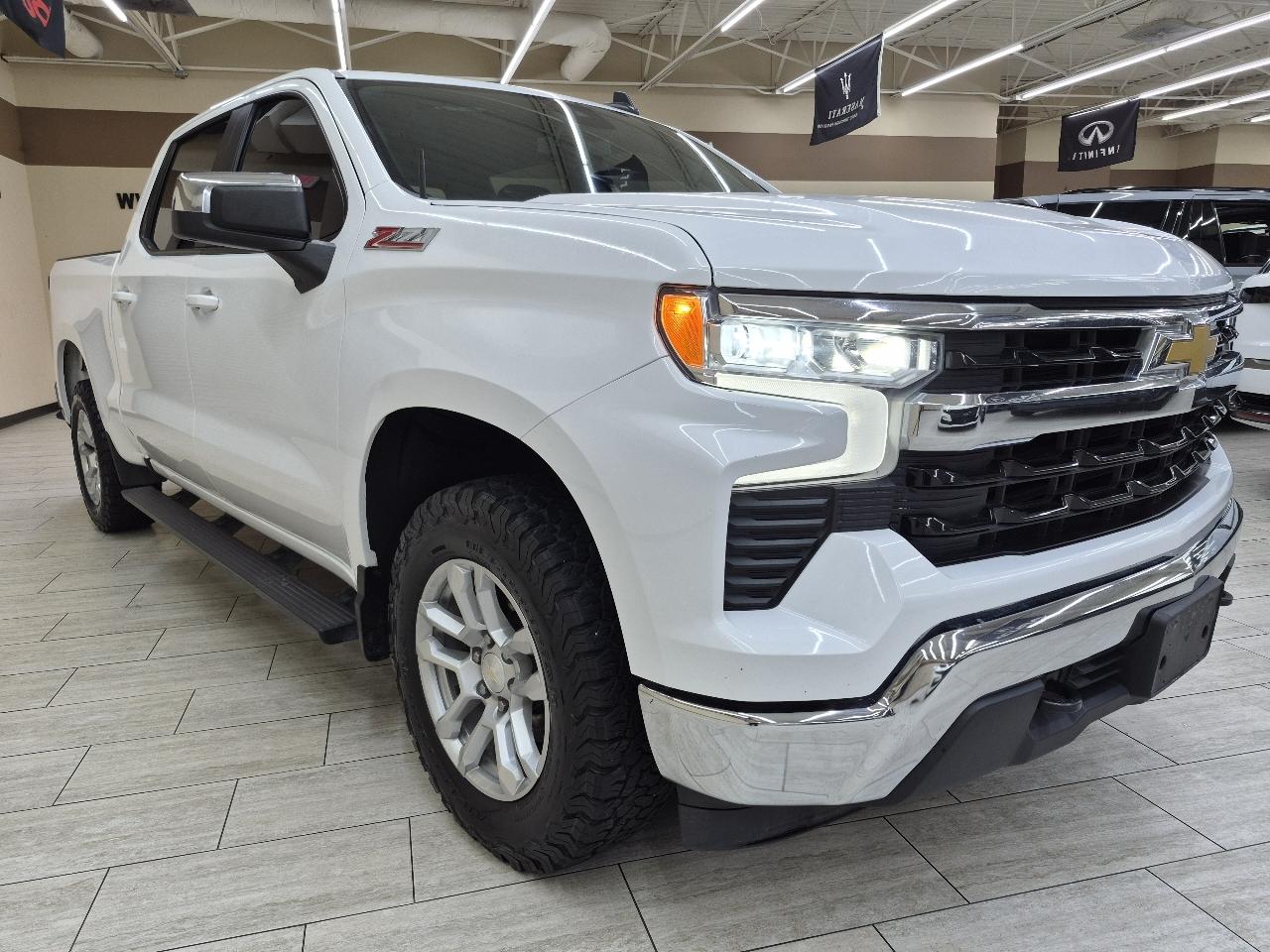 Chevrolet Silverado 1500 LT Crew Cab 4WD 2023