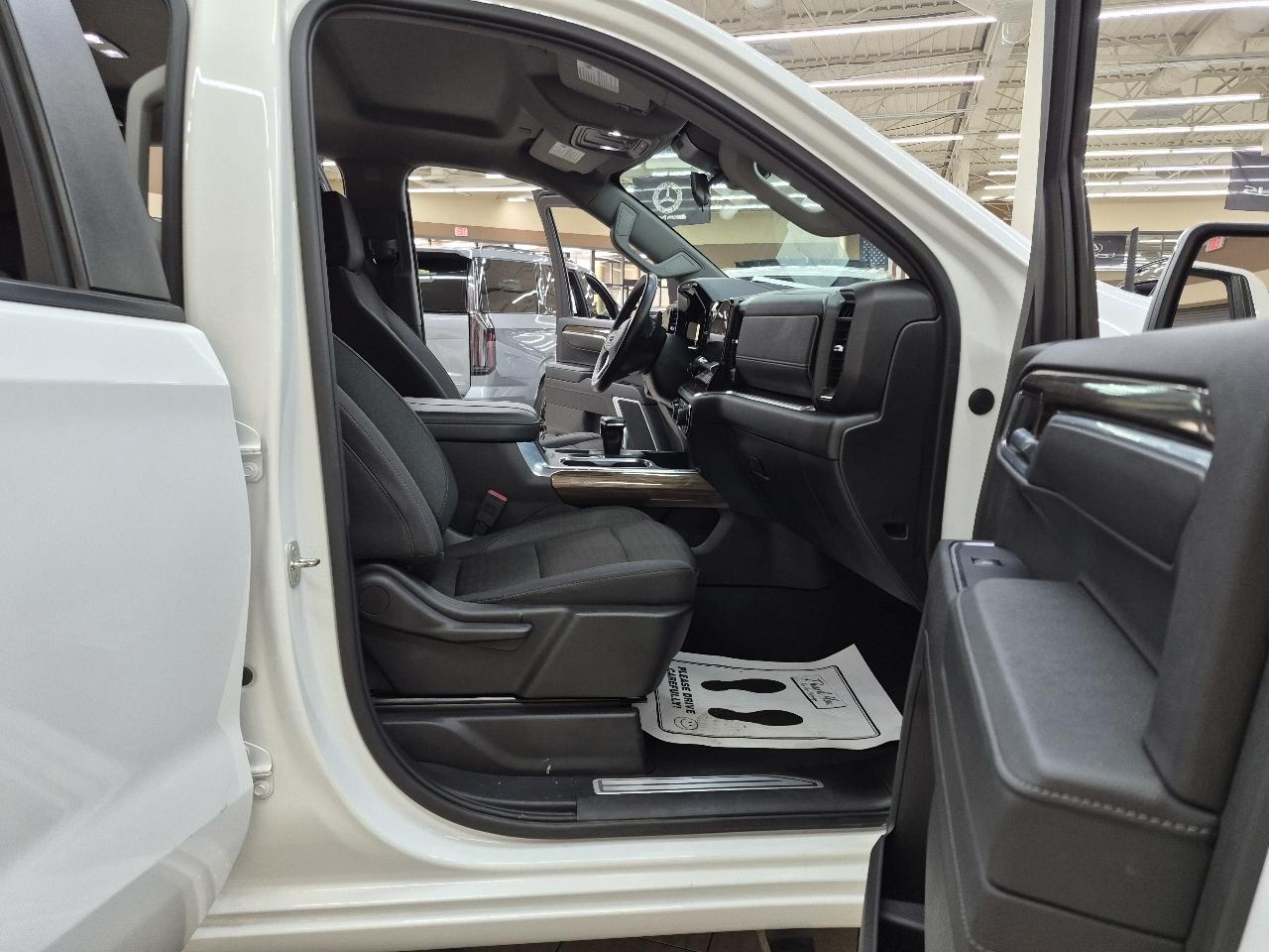 Chevrolet Silverado 1500 LT Crew Cab 4WD 2023