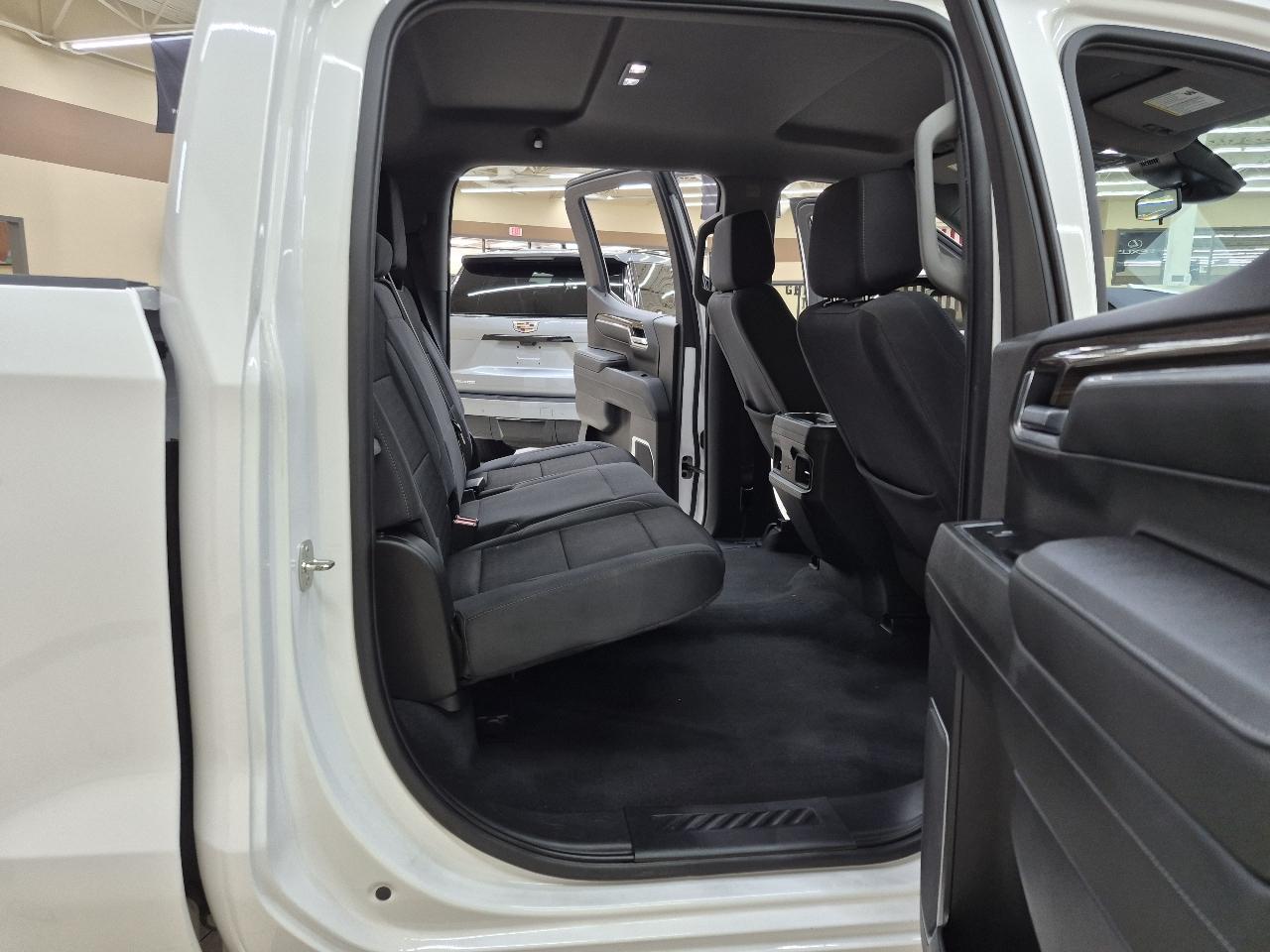Chevrolet Silverado 1500 LT Crew Cab 4WD 2023