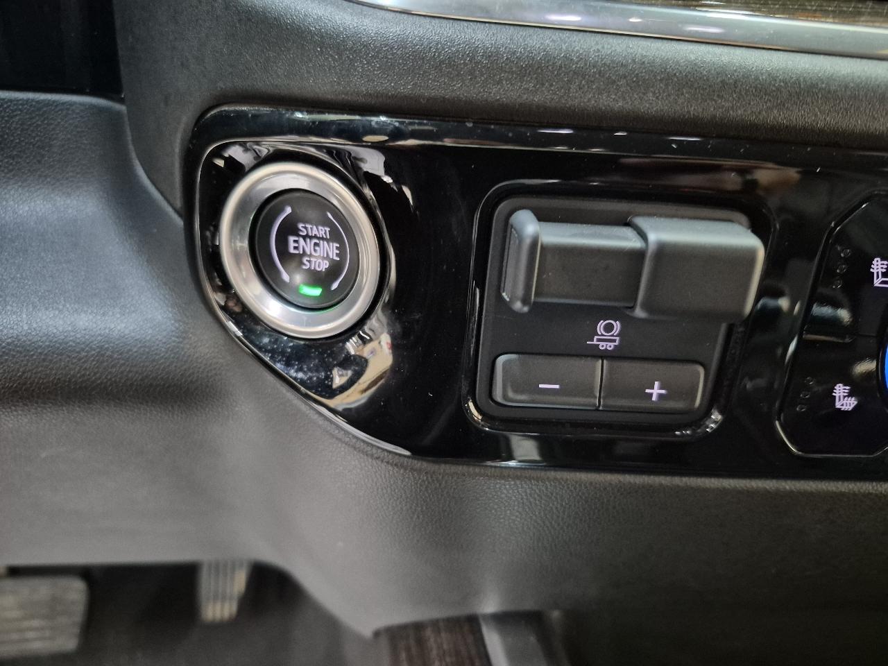 Chevrolet Silverado 1500 LT Crew Cab 4WD 2023